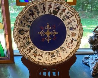 XXL enameled charger with ornate wood stand