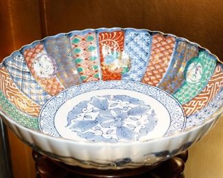 Hand painted Qing Dynasty Chinese Imari bowl