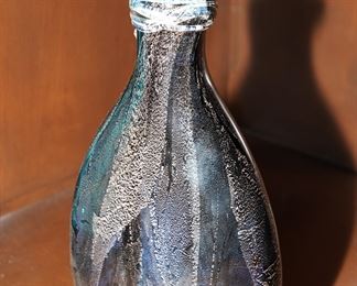 Montaage iridescent perfume bottle with stopper