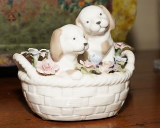 Suberto porcelain dogs music box