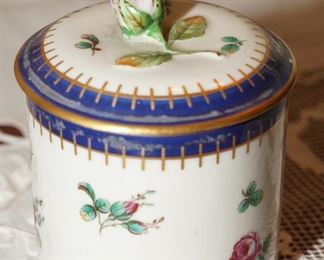 Richard Ginori covered trinket box