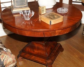 Mahogany pedestal table