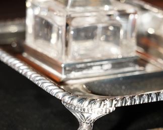 Note the ball & claw feet?