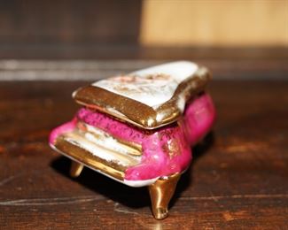 Limoge baby grand porcelain trinket box