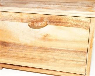 Wood bread box