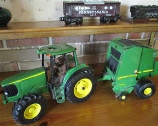 Die Cast John Deere Tractor & Round Bailer