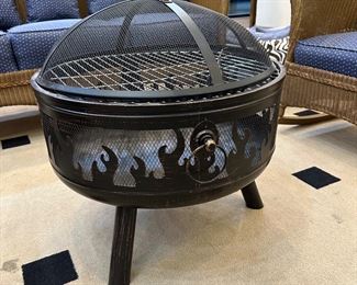 Fire Pit - excellent condition
