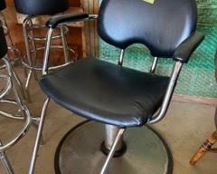 Salon Chair fully functioning