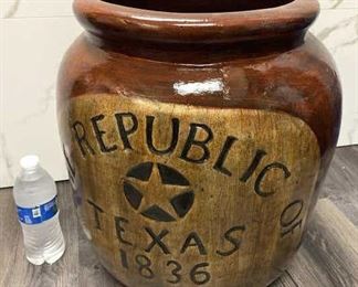 Handmade Republic of Texas Lg. Planter Pottery Red