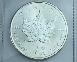 2016 1oz Silver Canada Maple Leaf .9999, Spots