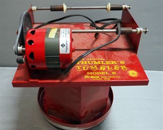 Thumler's Tumbler Model B, Walnut And Corn Cob Media