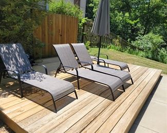 6-PATIO/POOLSIDE CHAISE LOUNGERS $50 EACH GREAT CONDITION(RETAIL NEW $199.99 FOR 2 AT WALMART)