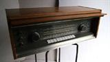C/1960 German Telefunken walnut tabletop stereo w/attached metal legs