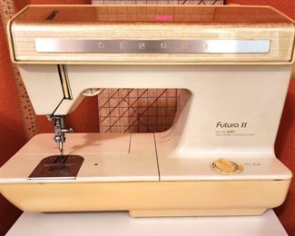 Singer Futura II sewing machine