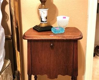 Antique pipe stand