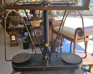 https://www.auctionninja.com/hewitt-estates-and-antiques/product/antique-christian-becker-inc-ny-scale-1903.html