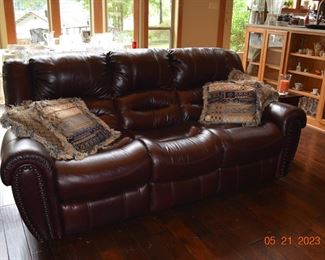 Cheers Leather Sofa- great condition 