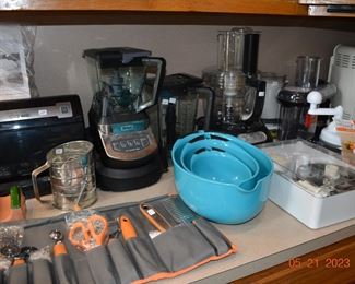 Kitchen small appliances 