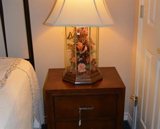 night stand- vintage lamp