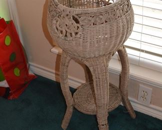 Wicker plant stand