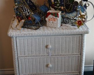 Wicker chest of drawers 