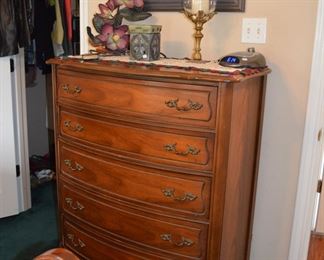 Antique chest of drawers 
