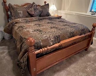 Broyhill Co. Queen Beds - 2