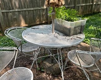 PATIO TABLE & 4 CHAIRS