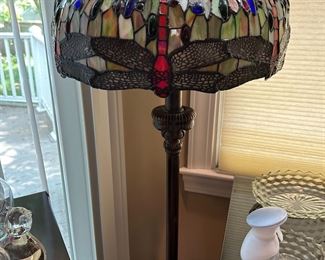 TIFFANY STYLE LAMP