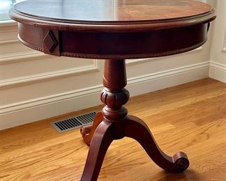 Hammary Furniture Side Table