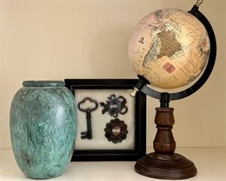 Marbled Vase, Key Decor, Globe