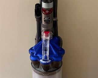 Dyson DC33 Vacuum