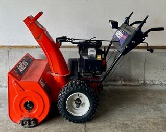 Ariens ST824DLE Snowblower