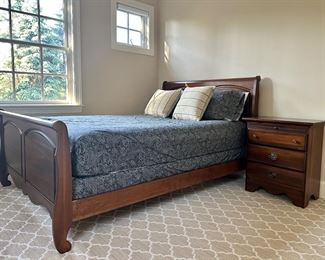 Kincaid Furniture Queen Bed
