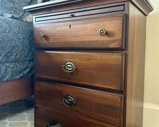 Kincaid Furniture Nightstand