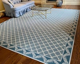 Stark Carpet (White Vines) - Approx. 12' x 9'