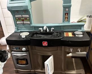 Little tykes kitchen 