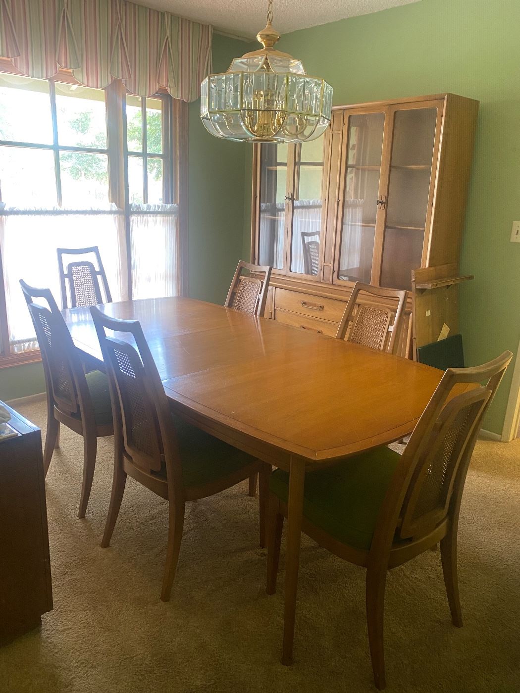 Drexel Table and Chairs 
Two extensions and 6 Chairs 