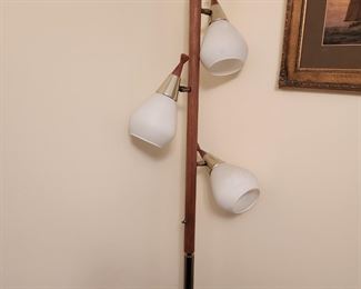 Pole lamp
