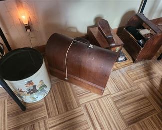 Hand crank sewing machine