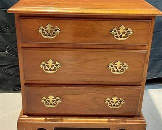 Traditional 3 Drawer Nightstand Side Table