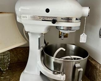 This is like new with the lift!