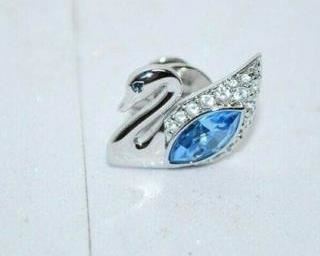 "SUAROVSKI" TIE TACK