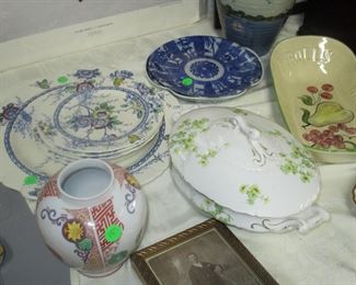 Oval tureen retailed in New Orleans by OFFNER