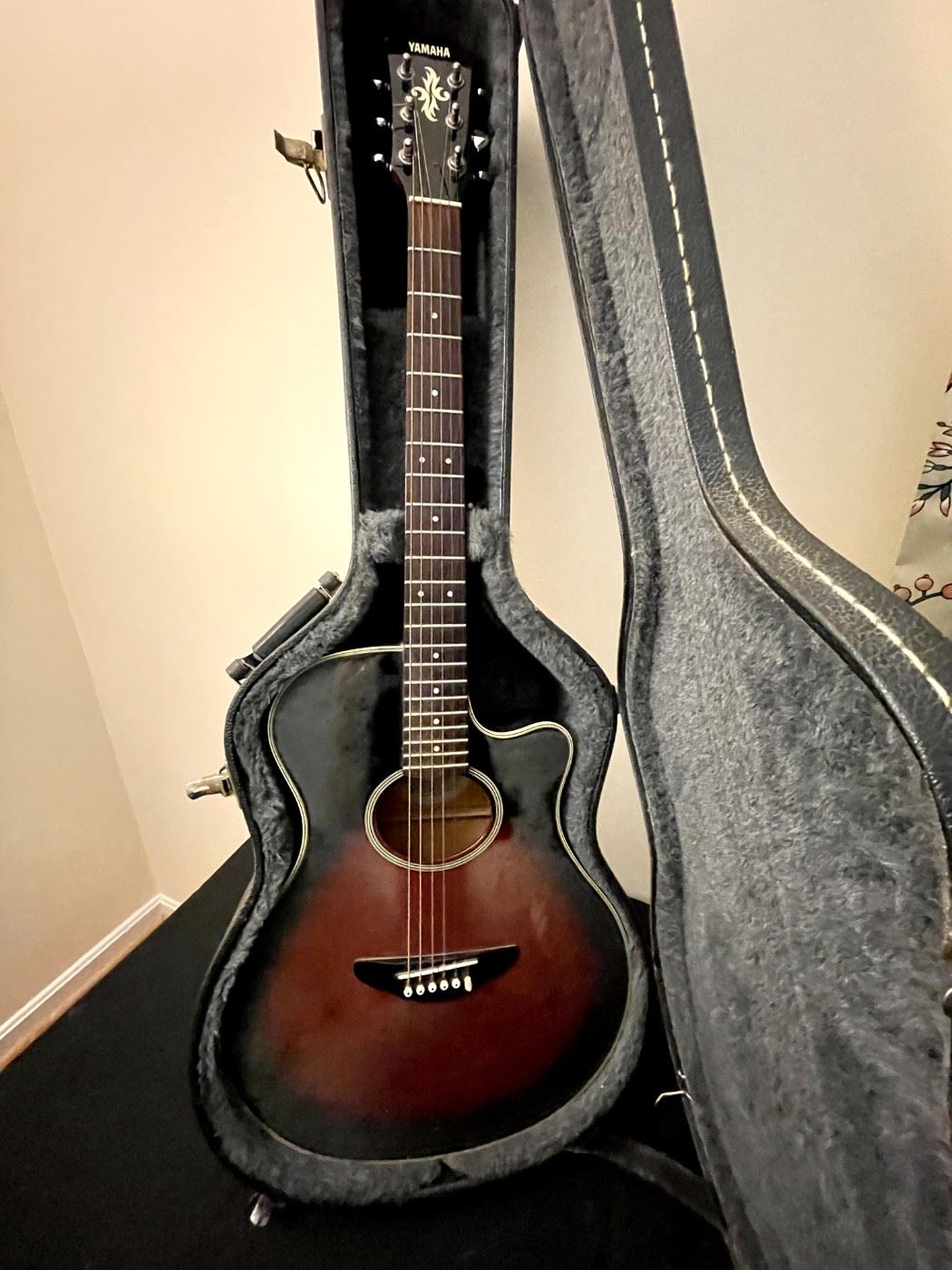 Yamaha APX-4 electric acoustic guitar.