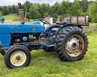 Ford tractor with wet lines 