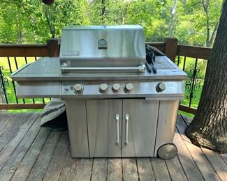 JenAire Stainless Steel Outdoor Gas Grill