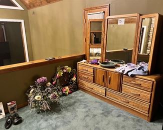 Bedroom Dresser 
Various Home Decor Items 