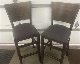 Lot 032   1 Bid(s)
Pair of 30" High Bar Chairs