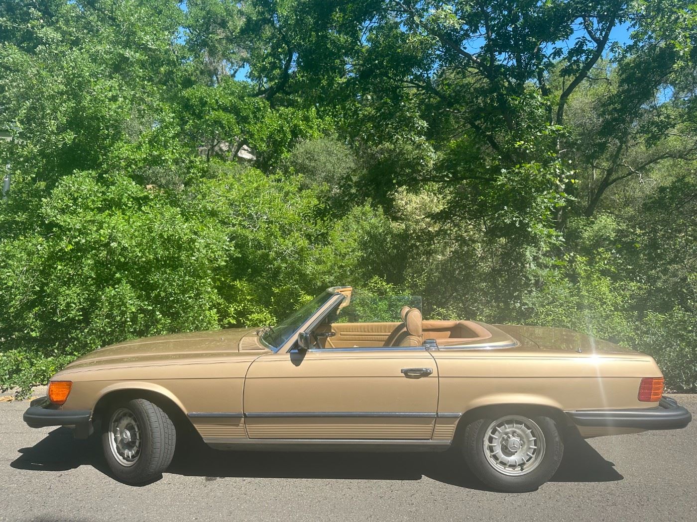 1985 380 SL Mercedes-Benz
approx 140k Miles